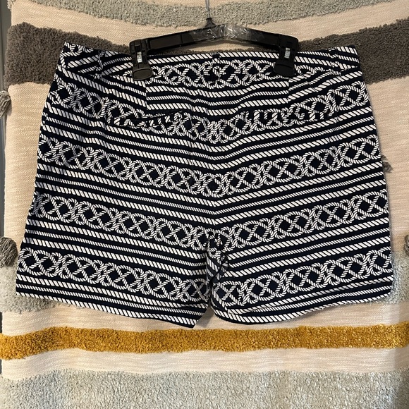 crown & ivy Pants - Crown & Ivy Women's Navy & white roped cotton shorts Sz 20W